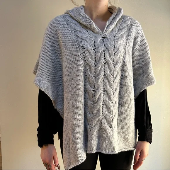 Cocogio ~new~Chunky Lightweight Cable Knit Hoodie Poncho - Picture 2 of 12